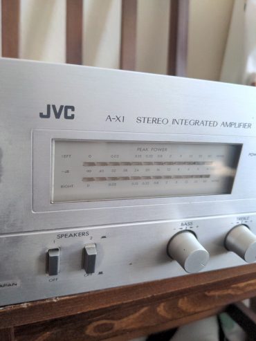 Ampli-JVC-AX-1-2