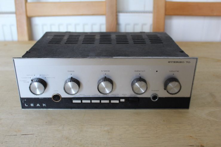 Ampli-LEAK-Stereo-70-cua-Anh-1