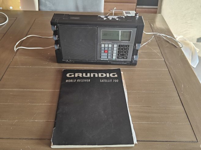 Dai-radio-GRUNDIG-SATELLIT-700-1