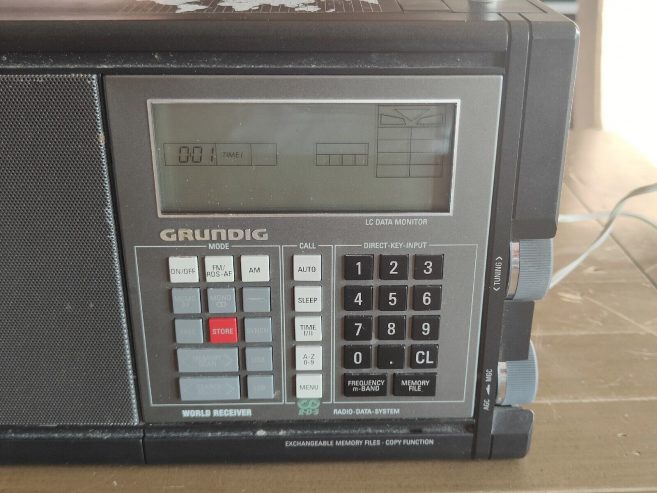 Dai-radio-GRUNDIG-SATELLIT-700-2