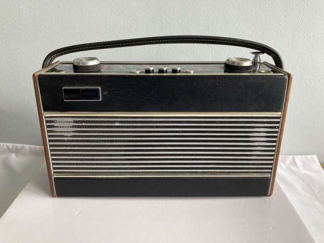 Dai-radio-Roberts-R600-cua-Anh-1