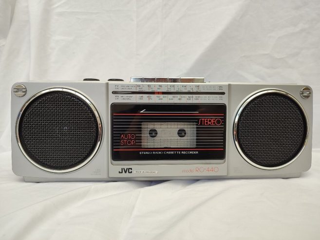 Dai-radio-cassettes-JVC-RC-440-4