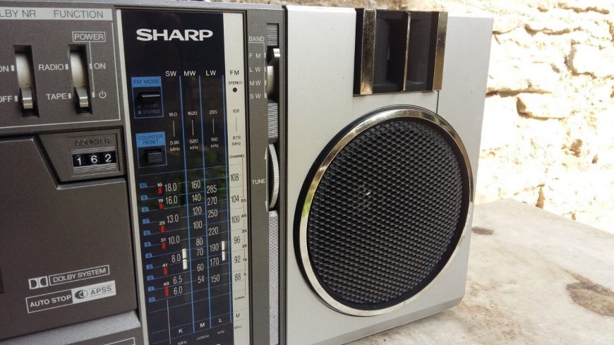 Dai-radio-cassettes-Sharp-GF-7400-4