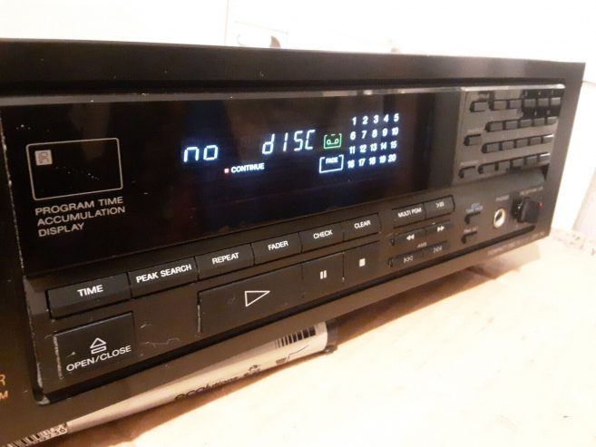 Dau-CD-SONY-CDP-790-2