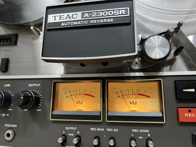 Dau-bang-coi-TEAC-A-2300SR-2