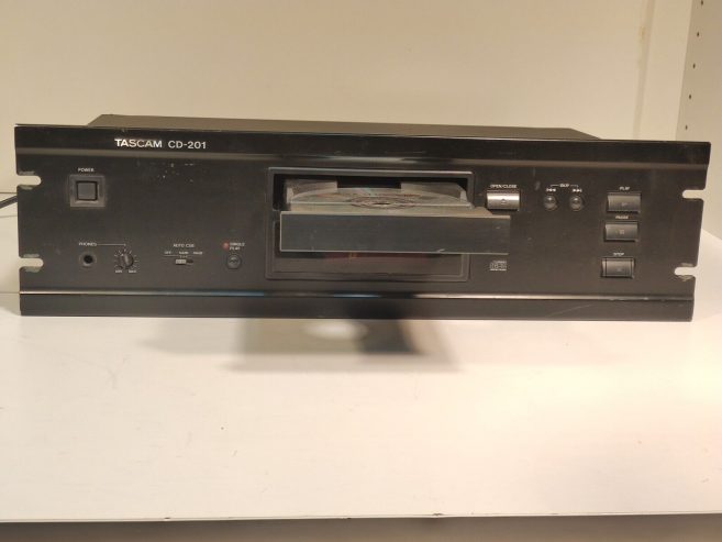 Dau-cd-TASCAM-CD-201-2