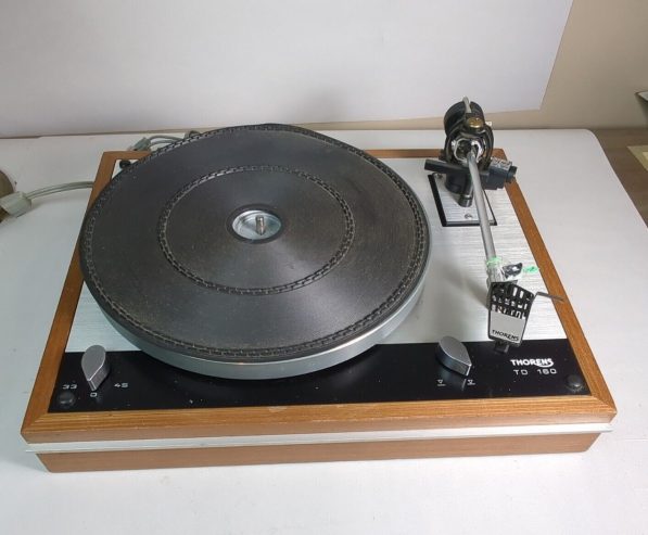 Dau-dia-than-Thorens-TD-160-1