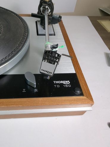 Dau-dia-than-Thorens-TD-160-2