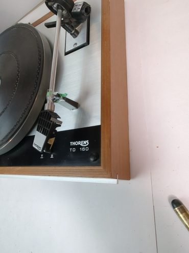 Dau-dia-than-Thorens-TD-160-5