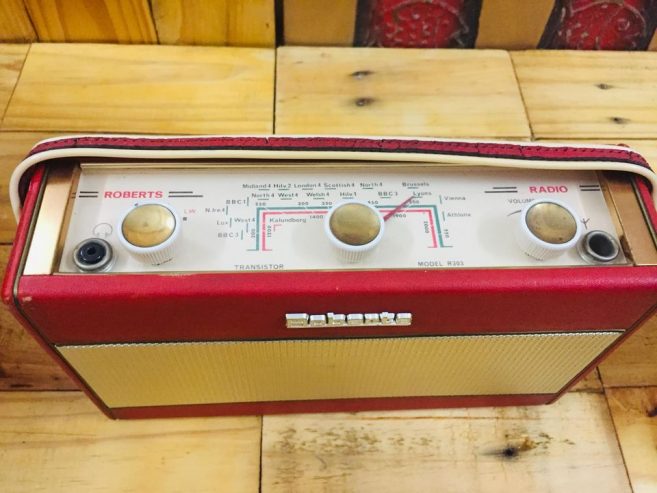 Radio-Roberts-R303-made-in-England-2