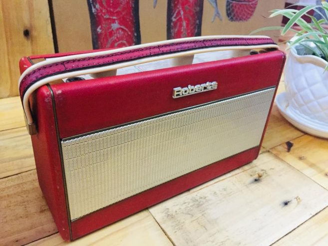 Radio-Roberts-R303-made-in-England-4