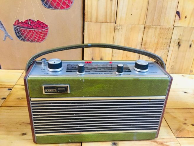 Radio-Roberts-R505-made-in-England-1